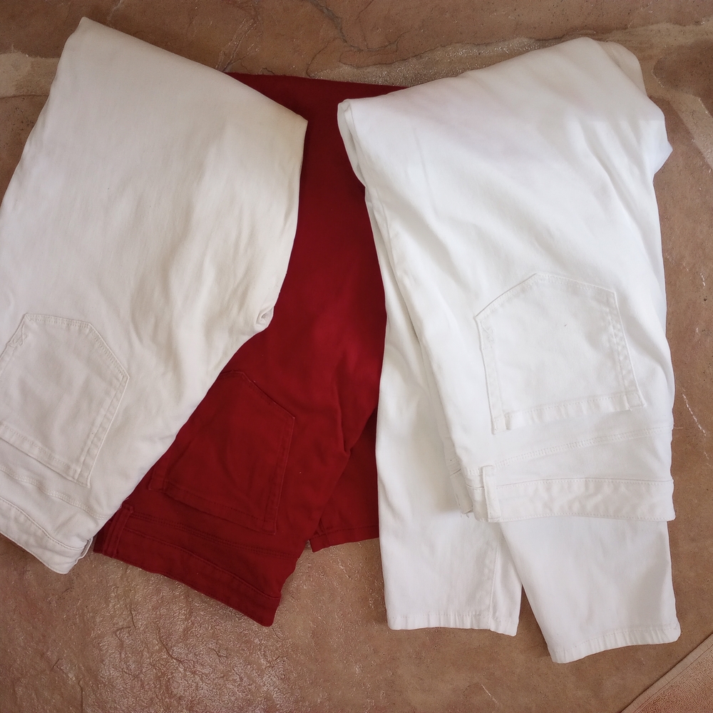 Macy's Women's 3 pair Skinny Jeans - White, Cream and Red